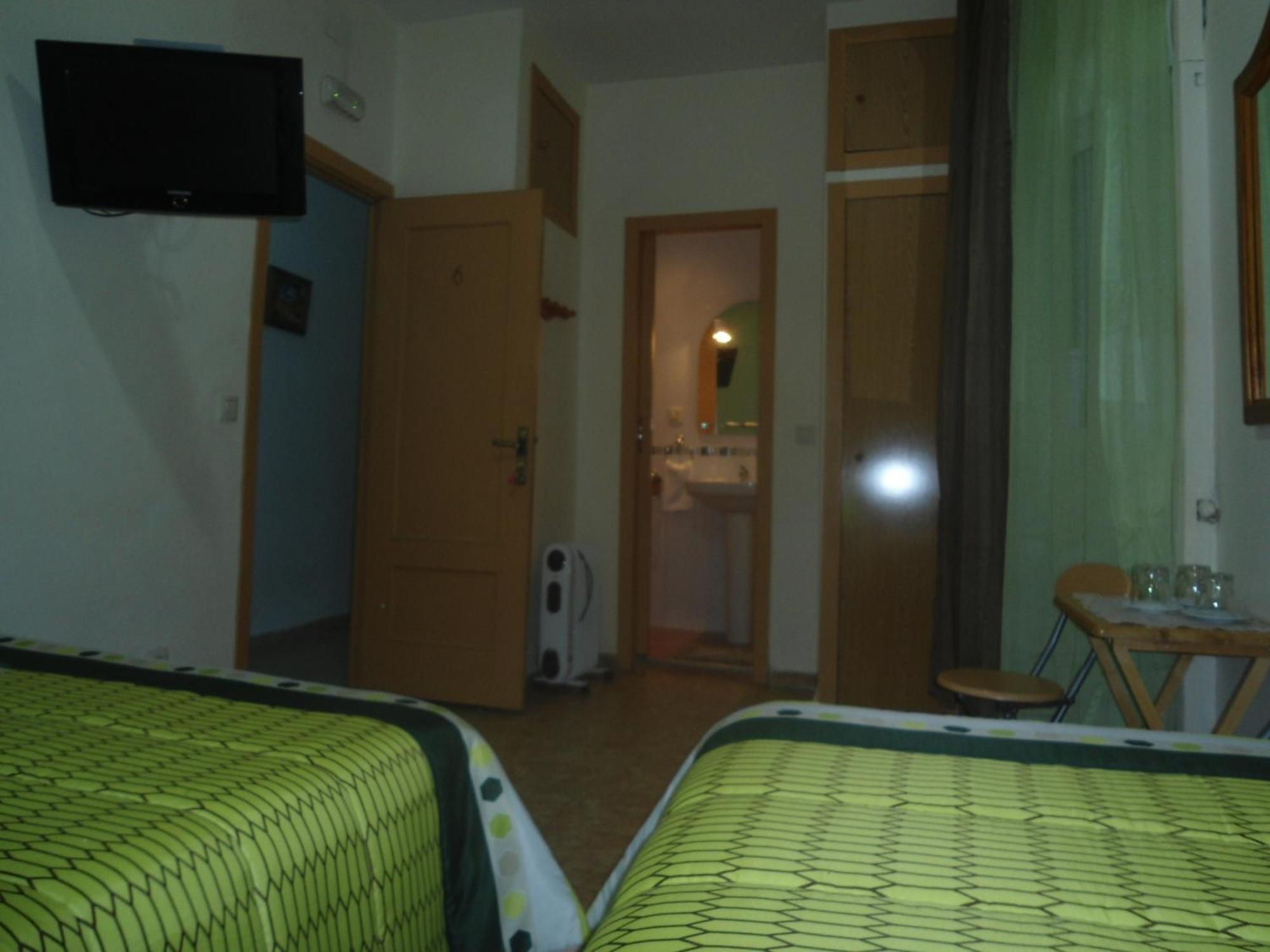 Hostal Florida มาดริด ภายนอก รูปภาพ