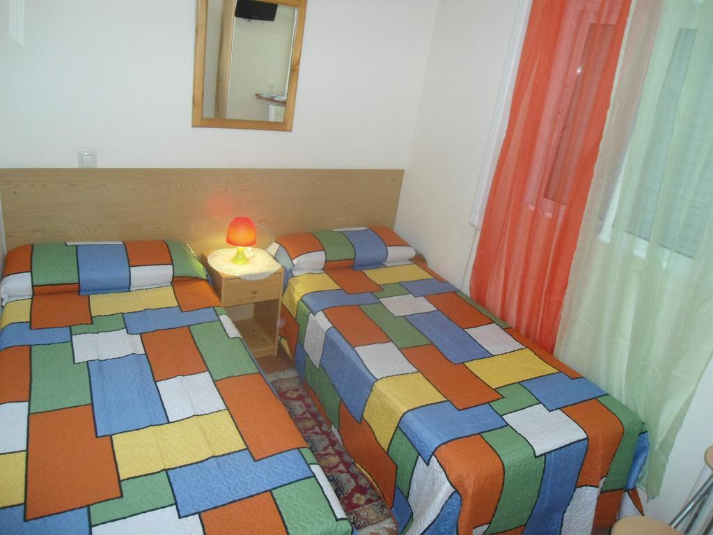 Hostal Florida มาดริด ภายนอก รูปภาพ